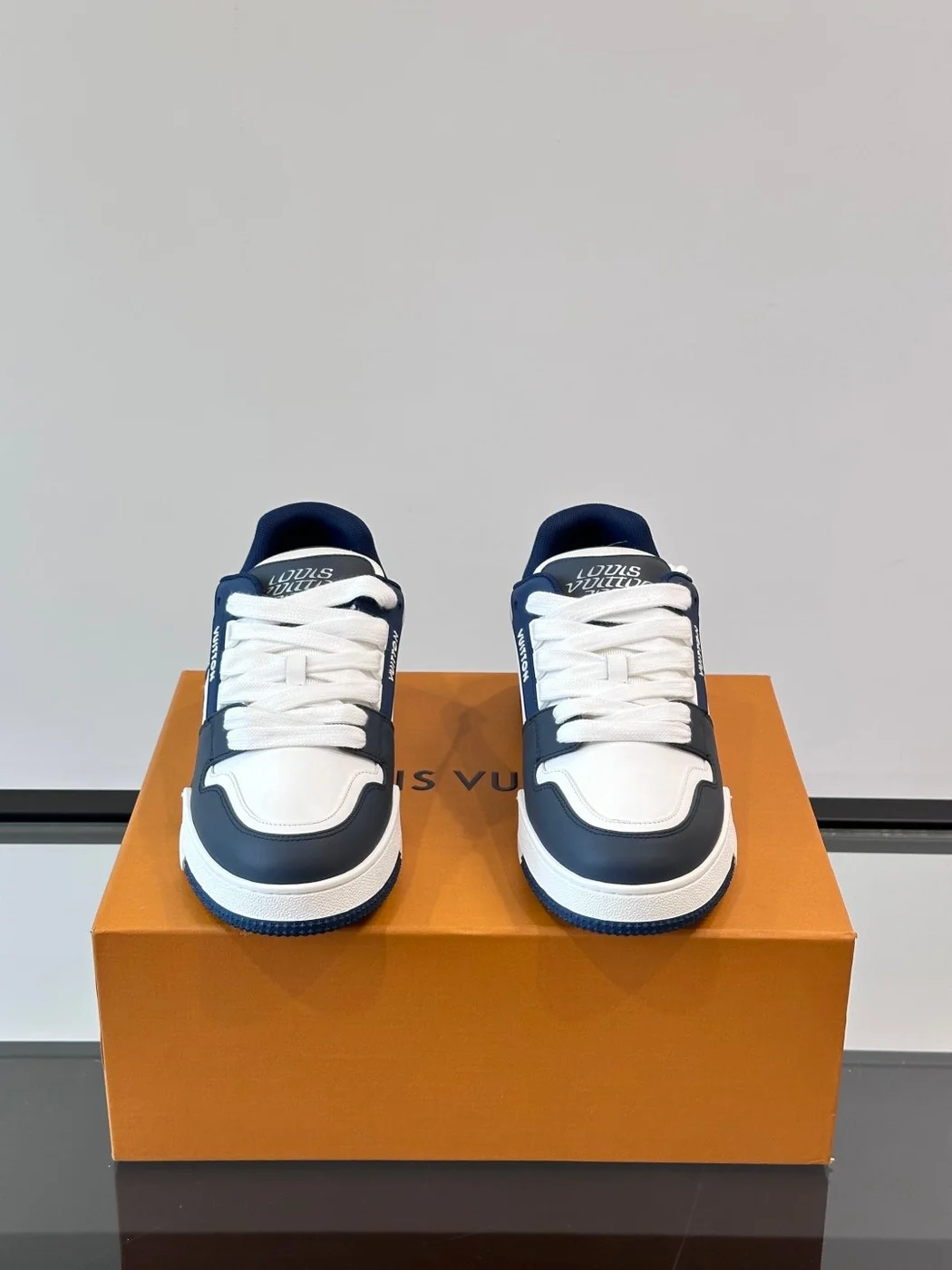 Louis Vuitton Men White And Navy Leather Sneakers product view 2