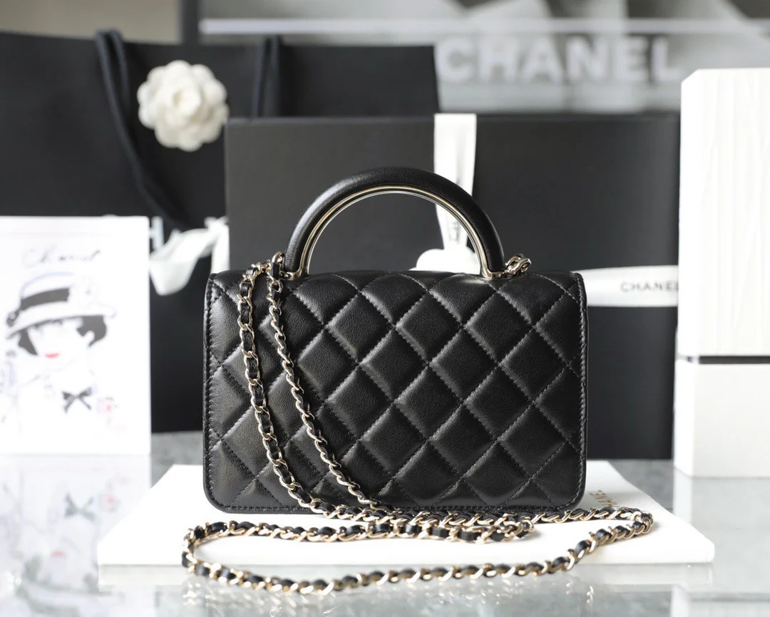 Chanel Woc Handbags Lock Silver Mix Handle Leather 19x12cm product view 3