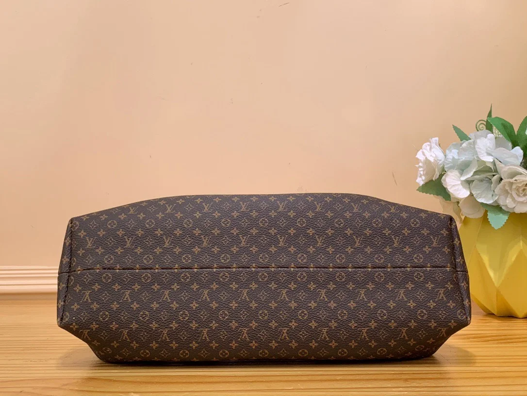Louis Vuitton Clucth Tisitt Lock Handbags 28x14cm product view 2