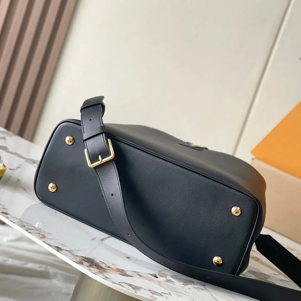 Louis Vuitton M14639 Capucines GM Souple Bag product view 4
