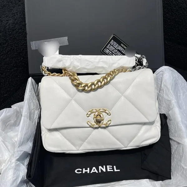 Chanel 19 Flap Medium White Lambskin Bag product view 1
