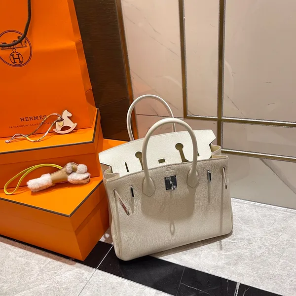 Hermès Birkin 30 cm White Togo Leather Silver Hardware Bag product view 3