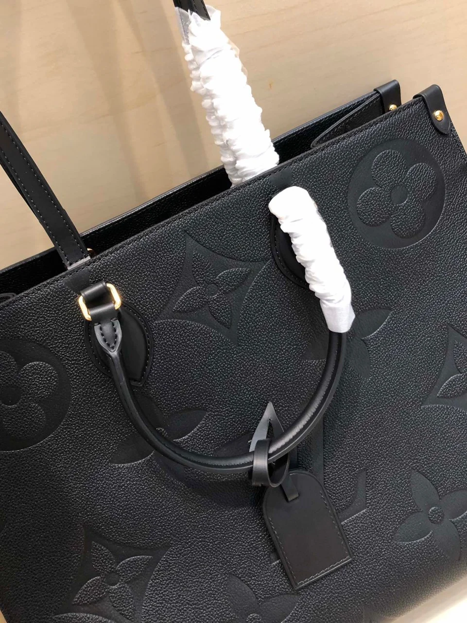 Louis Vuitton On The Go PM Tote Bag Black Handbags 35 cm product view 2