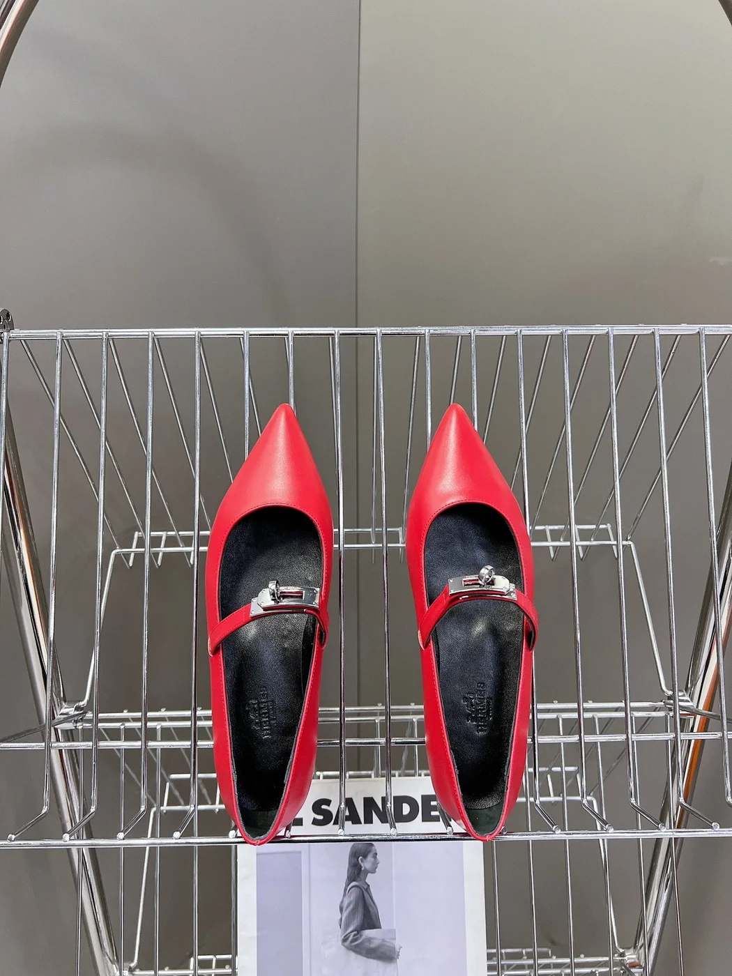 Hermès Women Red Leather Pointed Toe Flats product view 2