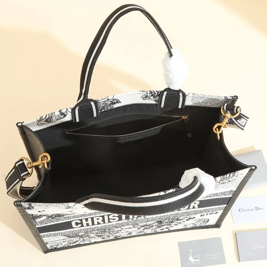 Dior Medium Dior Book Tote product view 6