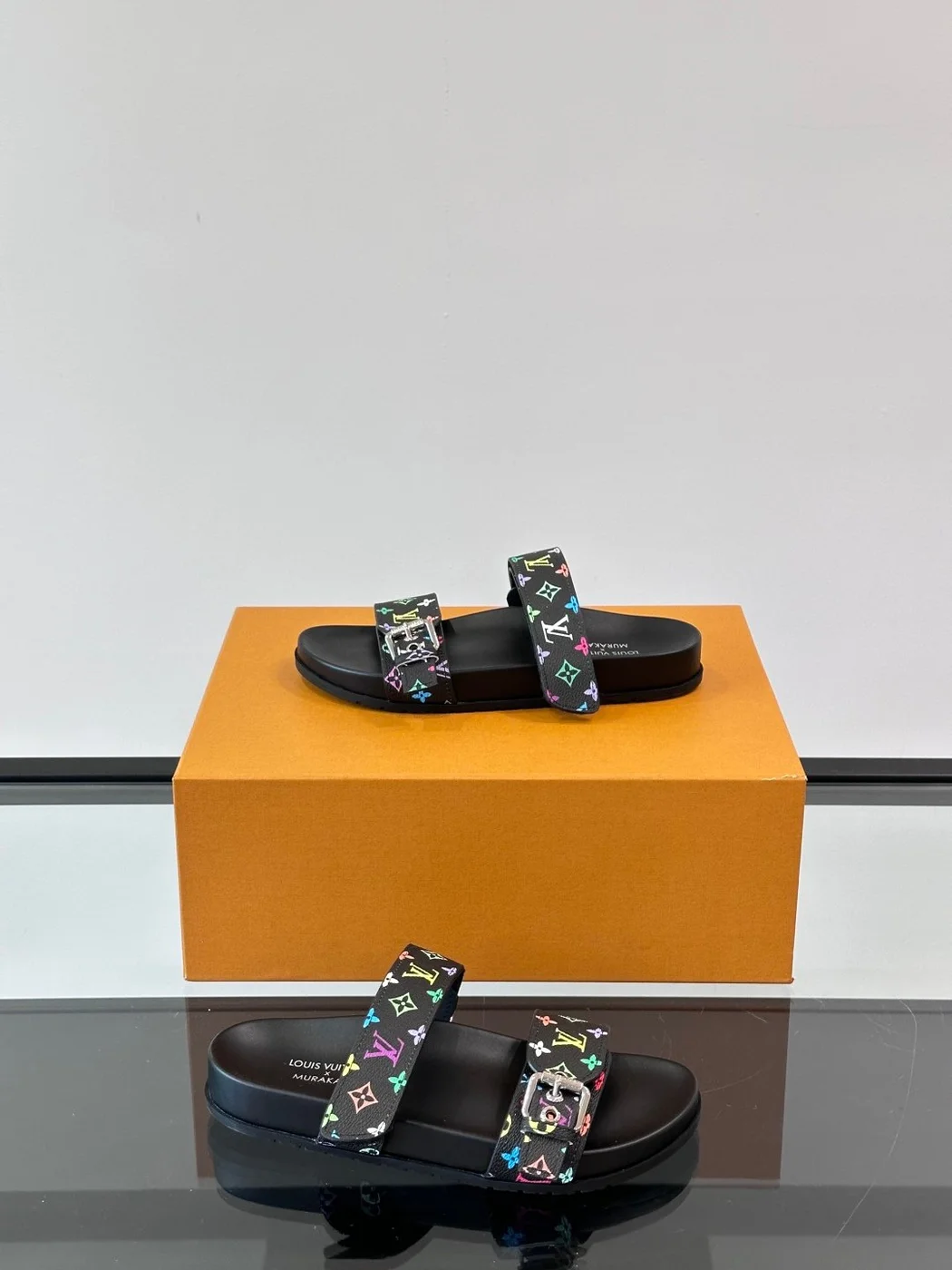 Louis Vuitton Men Black Multicolor Canvas Straps Sandals product view 4