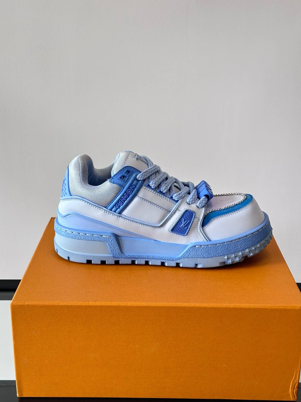Louis Vuitton Men Light Blue Leather And Fabric Sneakers product view 6