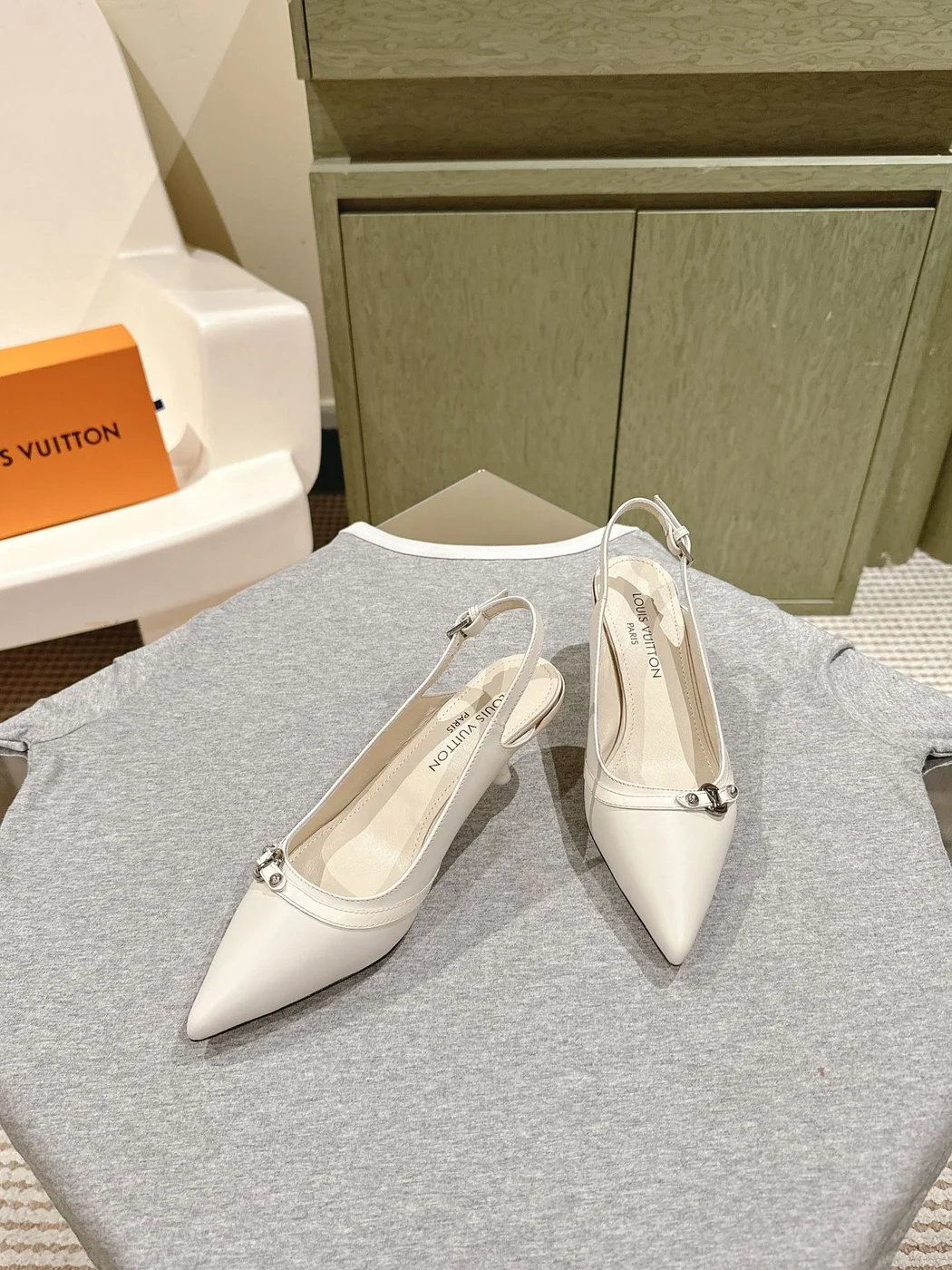 Louis Vuitton Women White Leather Pointed Slingback Heels product view 3