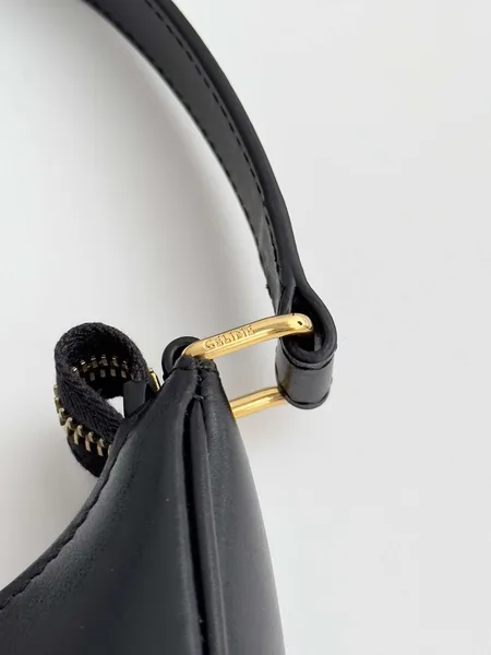 Celine Triomphe Curved Black Matte Leather 23x14x7cm Bag product view 4