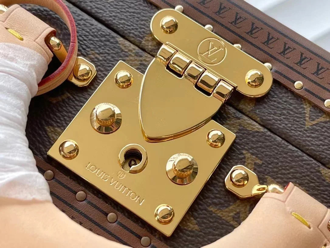 Louis Vuitton Valisette Tresor Monogram Handbags 22.5×14.5× .5 cm product view 4