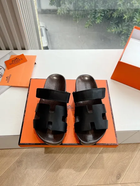 Hermès Women Black Leather Strap Sandals product view 1