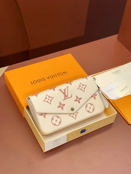 Louis Vuitton Félicie Pochette in black and beige Bicolor Bag product photo