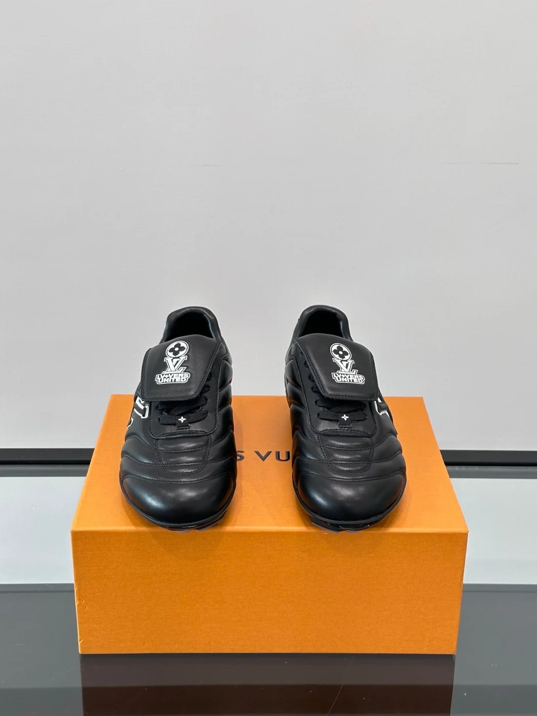 Louis Vuitton Men Black Leather Sneakers product view 2