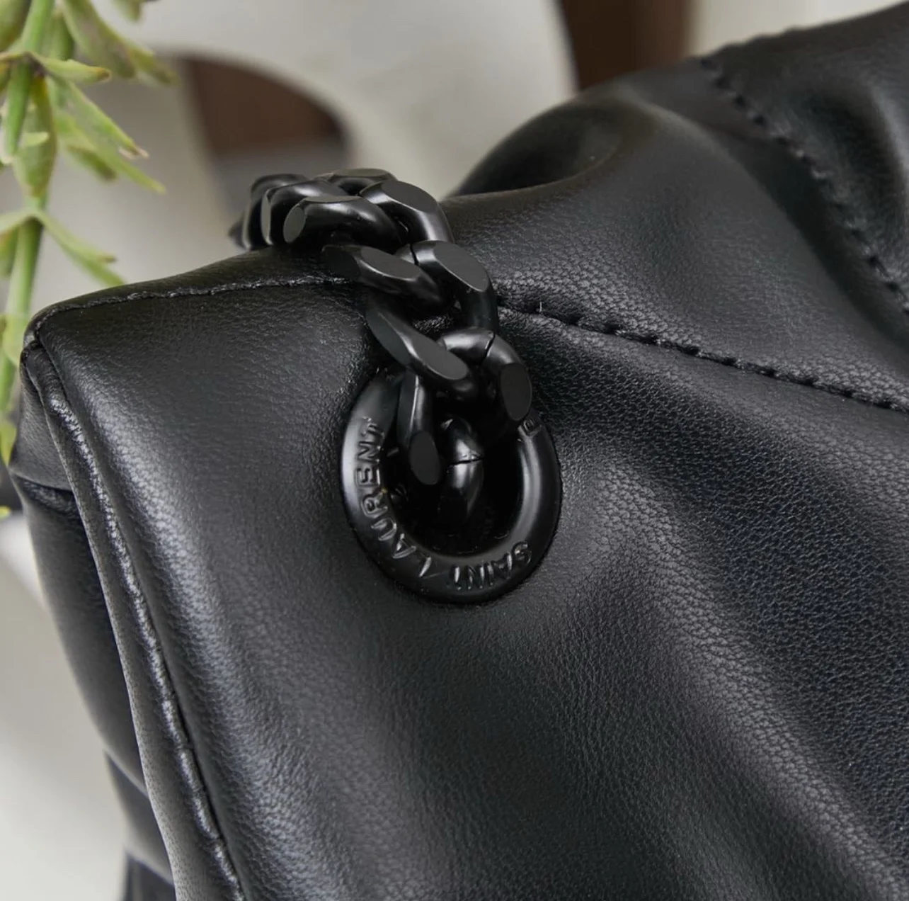 Saint Laurent Puffer Loulou medium shoulder bag in black product view 4