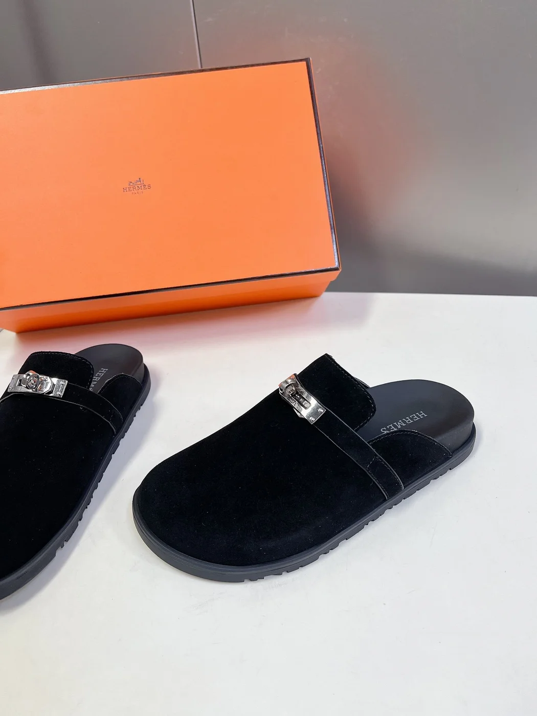 Hermès Women Black Suede Leather Slippers product view 4