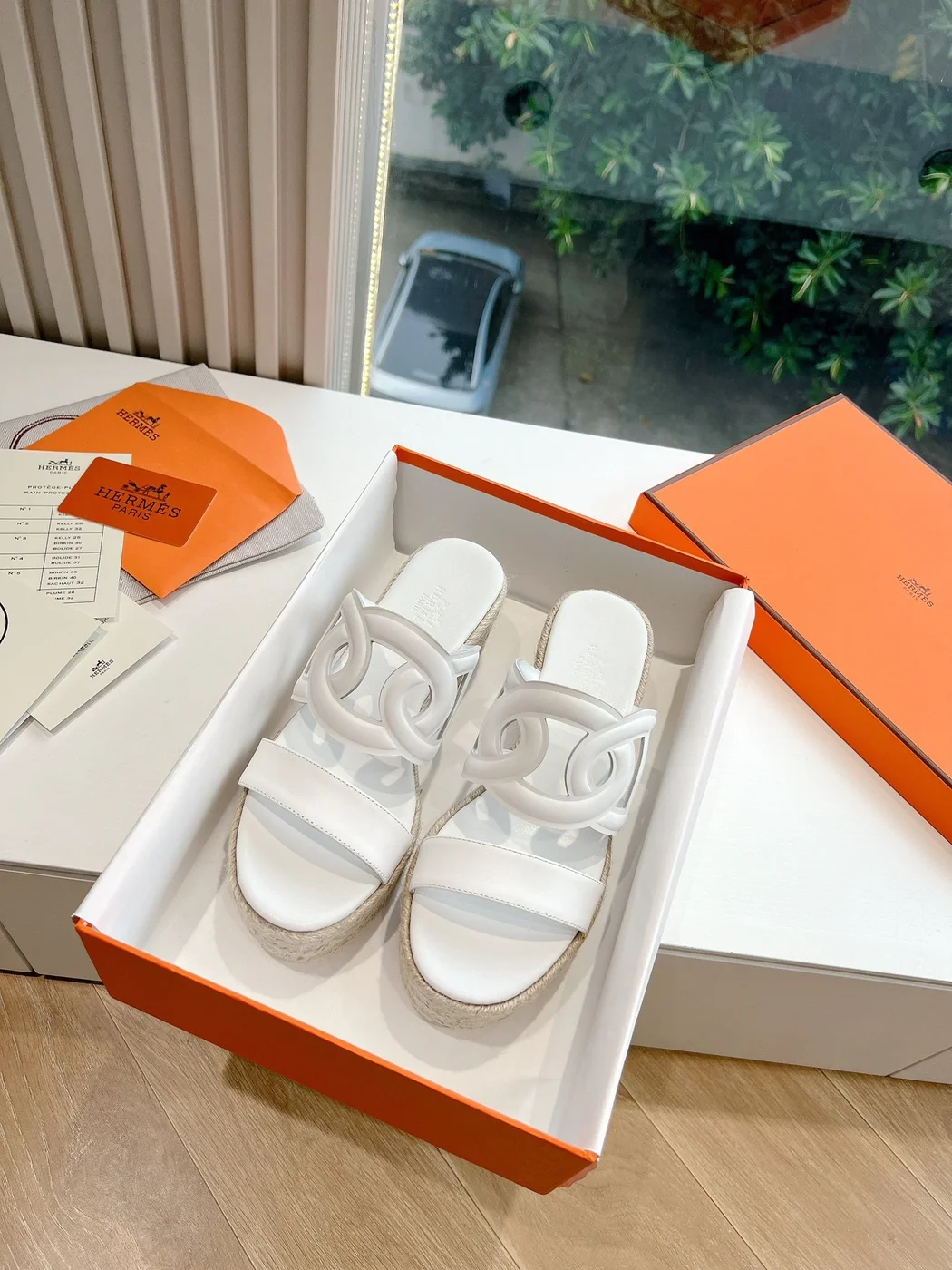 Hermès Women White Leather Espadrille Sandals product view 3