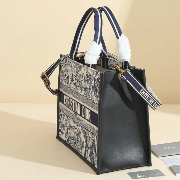Dior Medium Dior Book Tote product view 2
