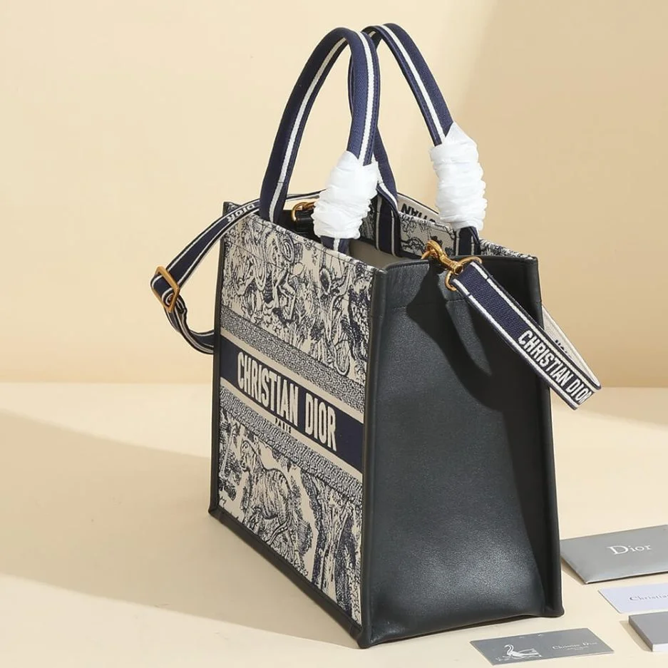 Dior Medium Dior Book Tote product view 2