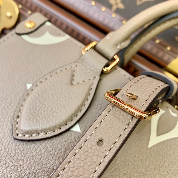 Louis Vuitton Onthego Woman’s Grey Cowhide Leather Handbags 25 cm product view 6