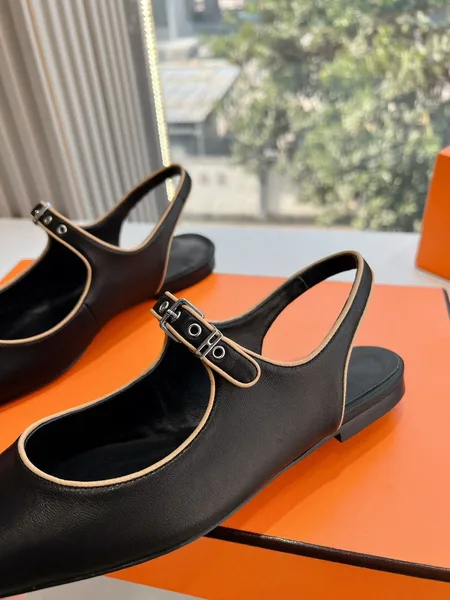 Hermès Women Black Leather Slingback Mules product view 2