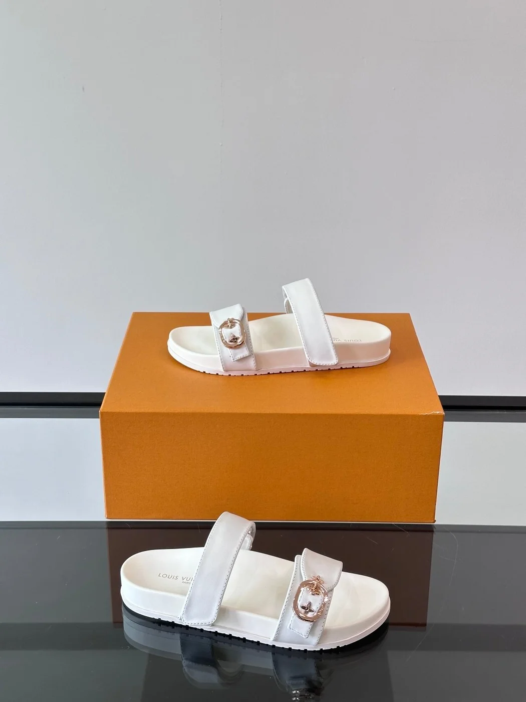 Louis Vuitton Men White Leather Sandals product view 4