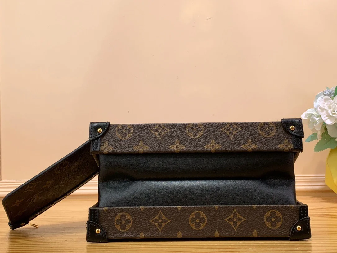 Louis Vuitton Petite Malle Louis Vuitton Monogram Pattern Handbags 24x16x13cm product view 6