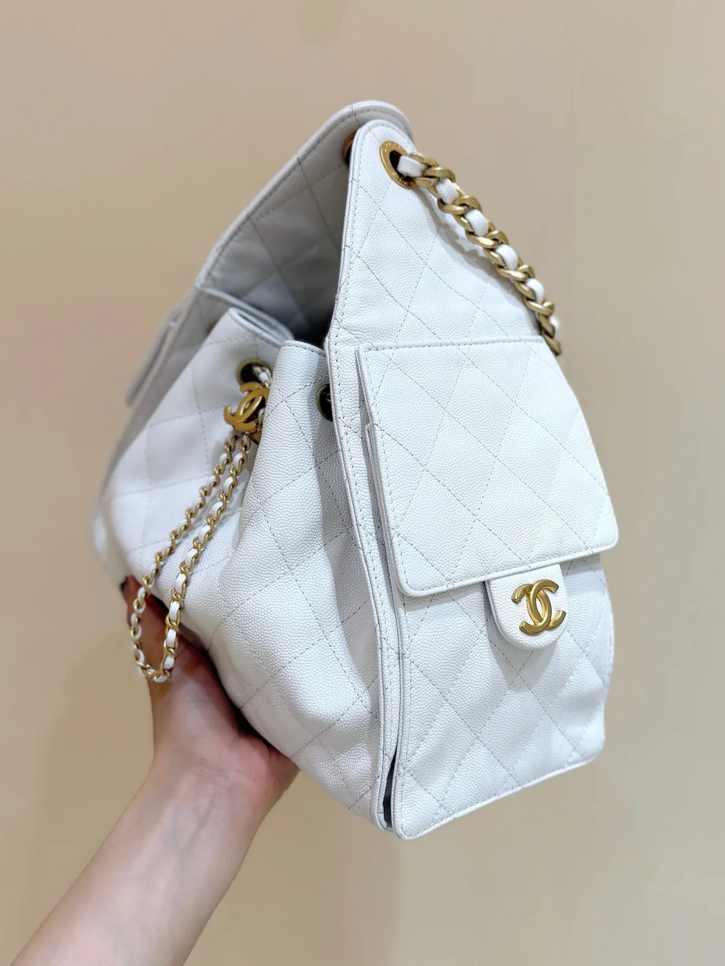 Chanel 25 Handbag In White 30 Gold Hardware product view 2