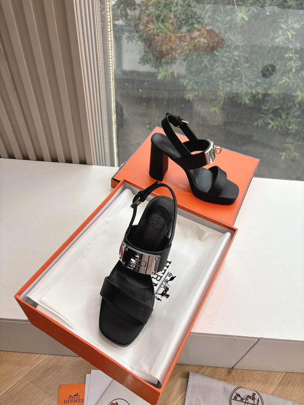 Hermès Women Black Leather Sandals product view 4