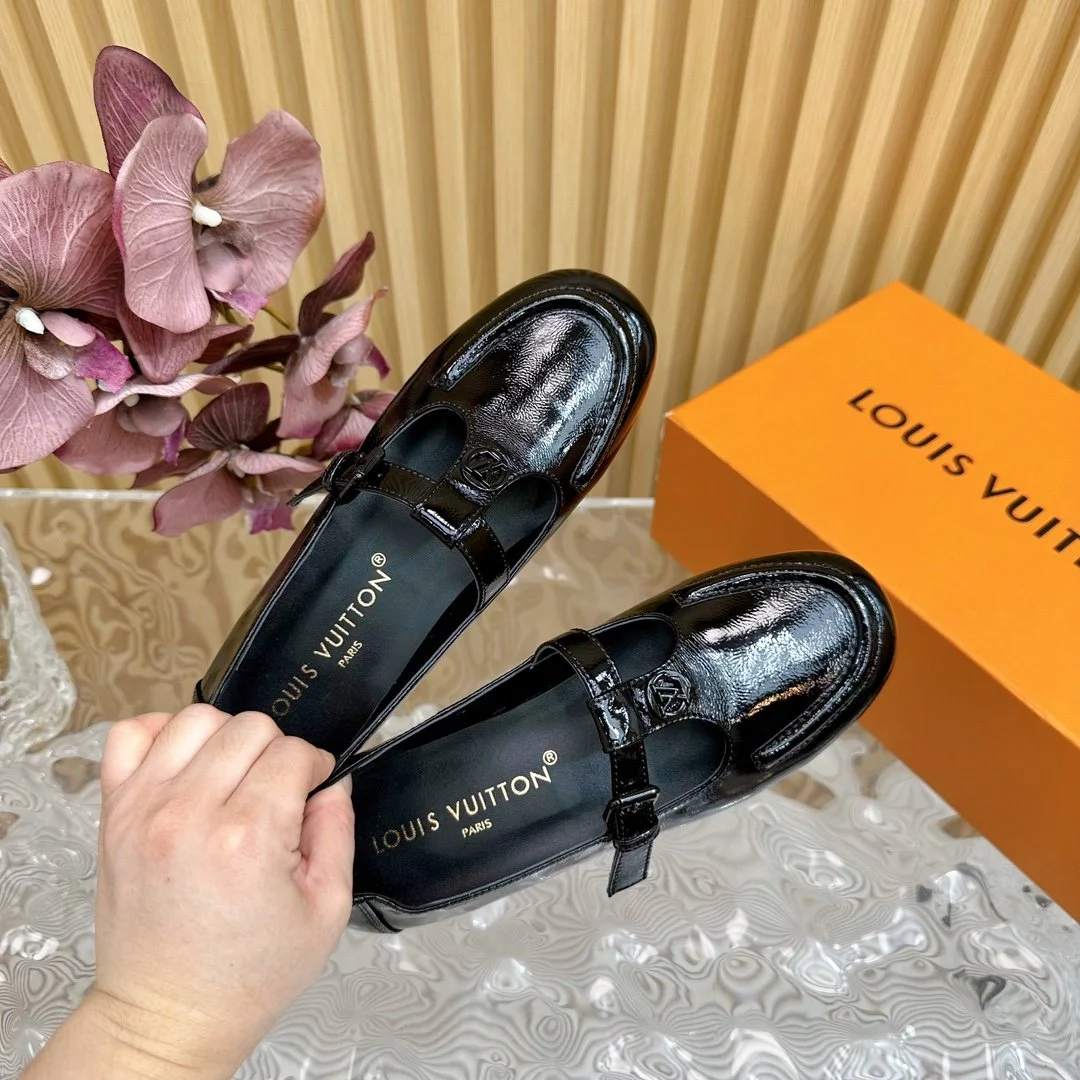 Louis Vuitton Women Black Patent Leather Loafers product view 6