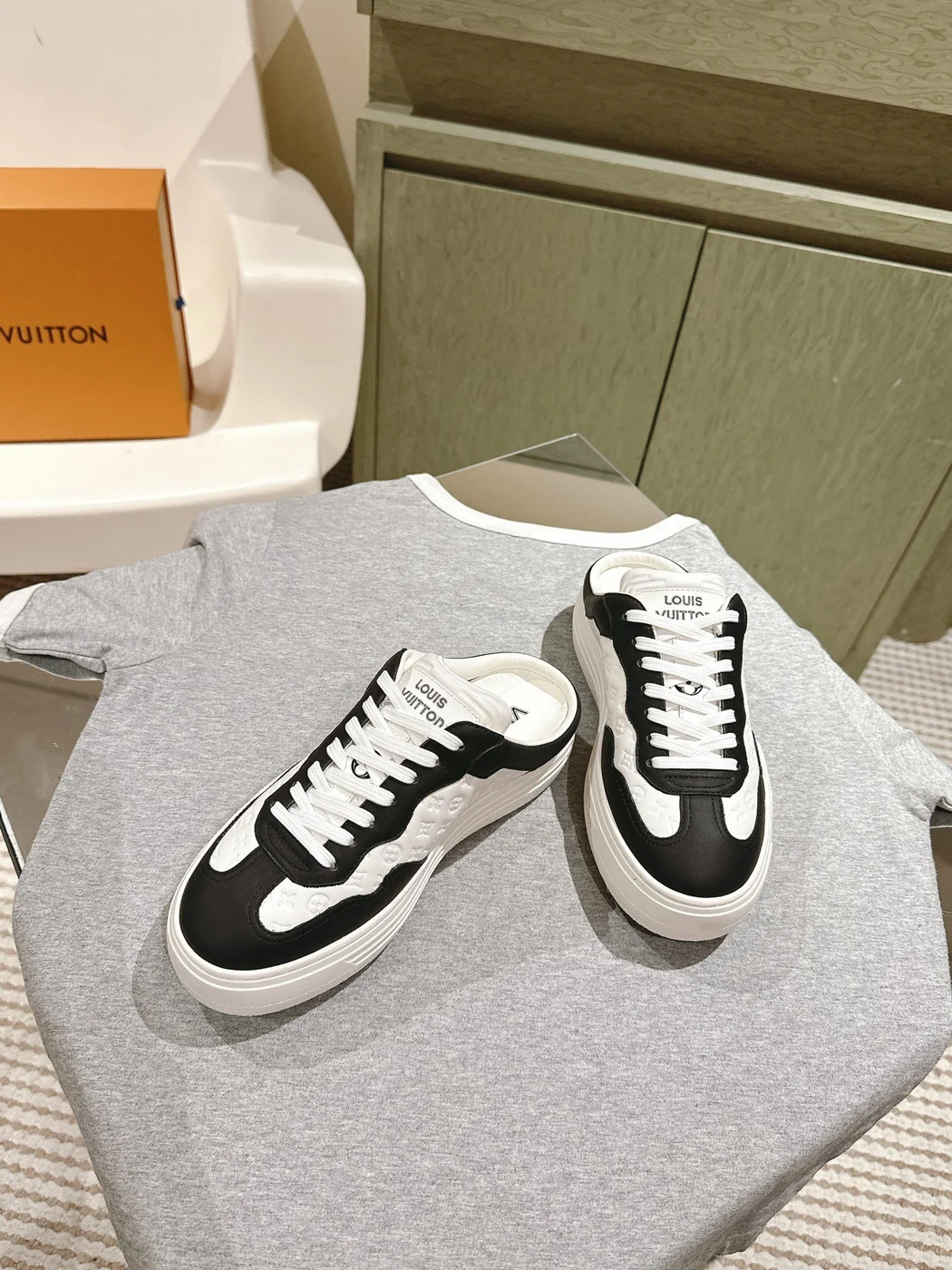 Louis Vuitton Women Black White Leather Sneakers product view 4