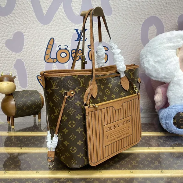 Louis Vuitton M12061 Louis Vuitton Reversible Neverfull Inside Out MM Handbag Brown product view 7