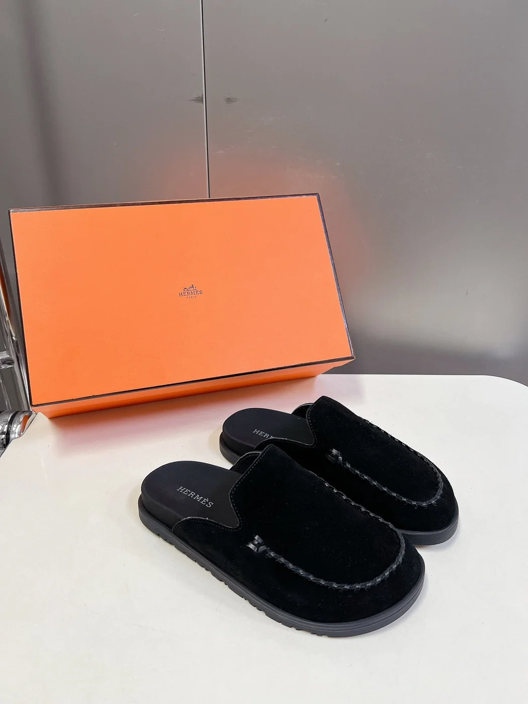 Hermès Women Black Suede Slippers product view 5