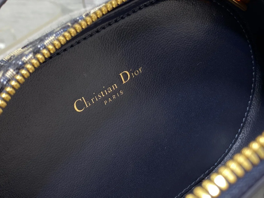 Dior branded women’s handbag with crossbody strap 18x6cm product view 7