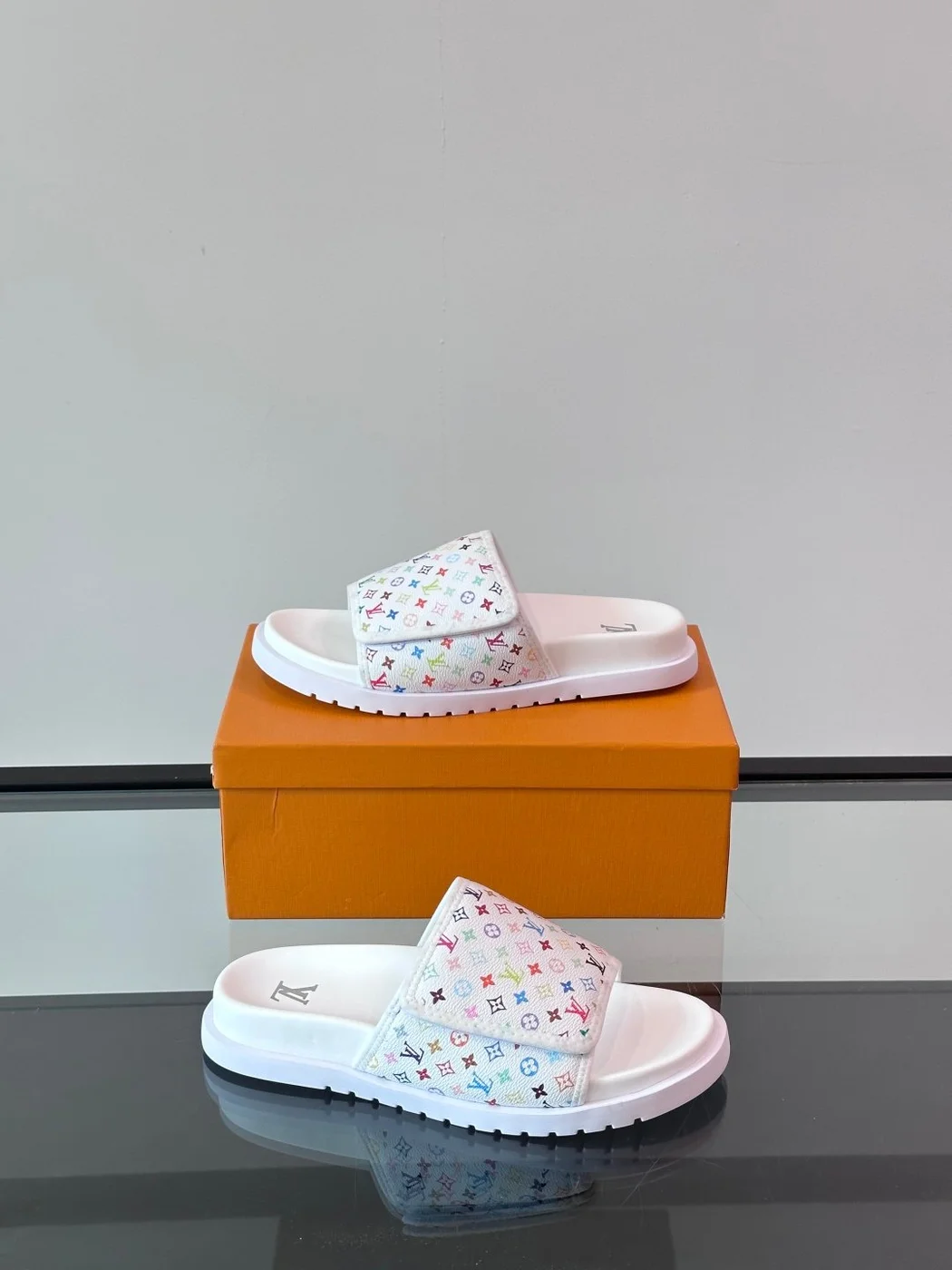 Louis Vuitton Men White Patterned Leather Slides product view 4