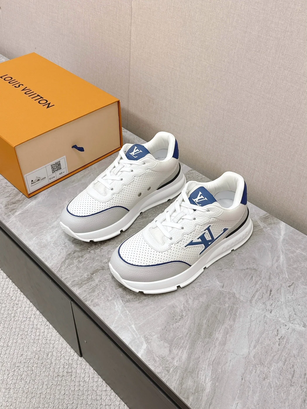 Louis Vuitton Women White Leather Sneakers With Blue Accents product view 1