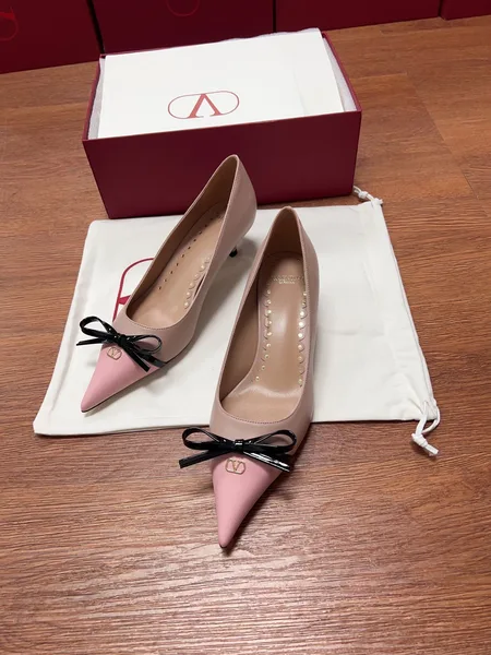 Valentino Women Pink Leather Bow Detail Pumps product photo