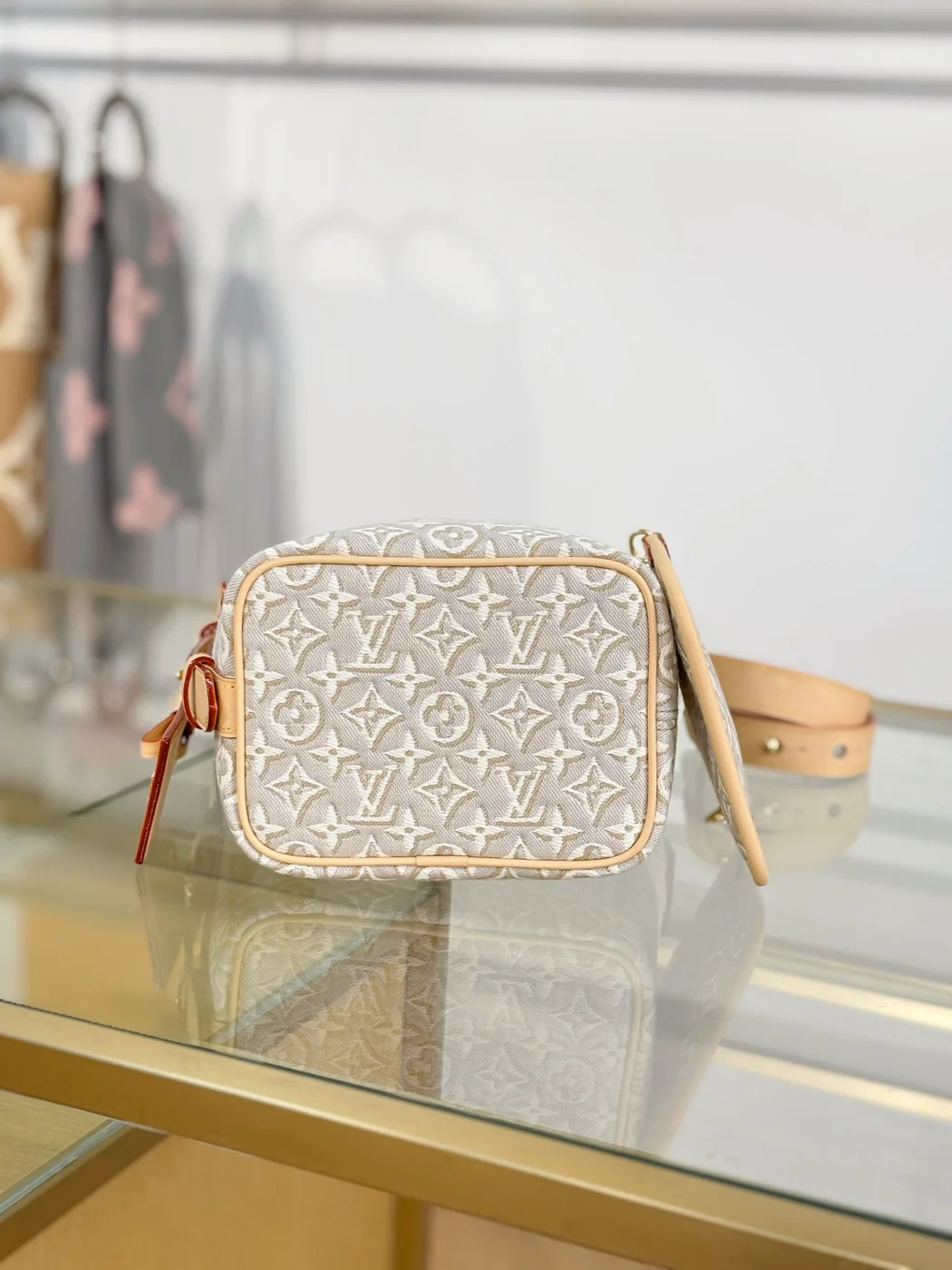 Louis Vuitton All In BB handbag product view 4