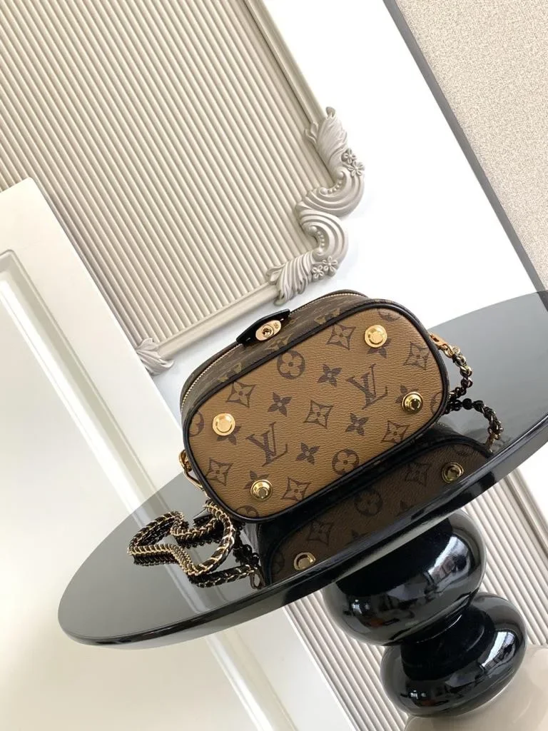 Louis Vuitton Vanity Chain Pouch product view 4