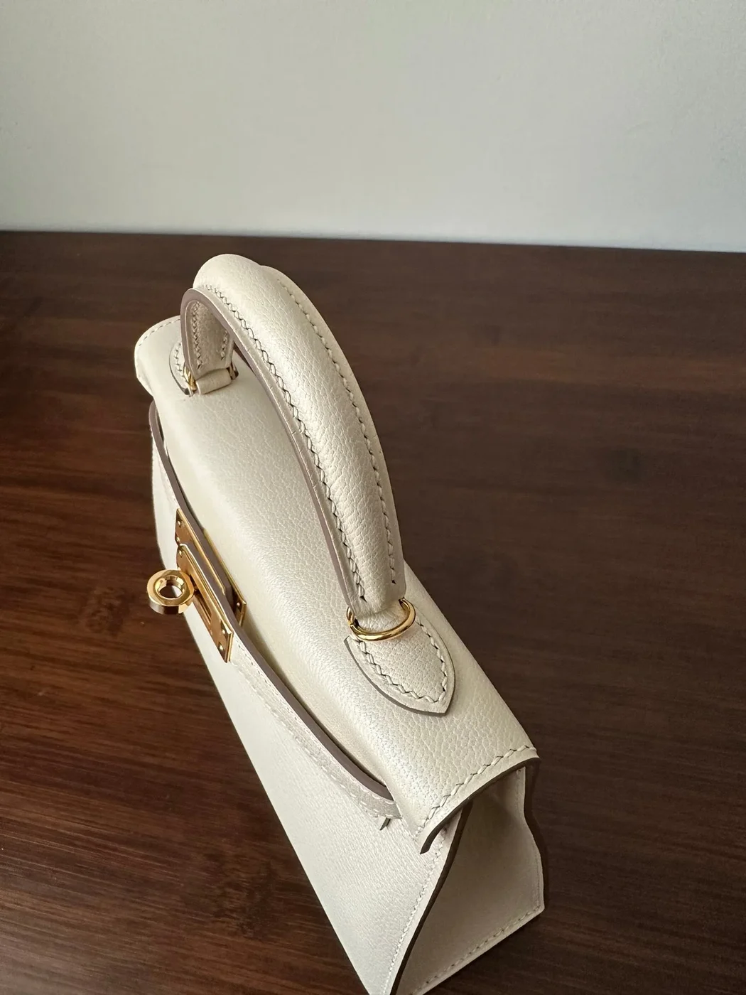 Hermès Kelly Mini 20 White Chevre Gold Hardware Bag product view 8