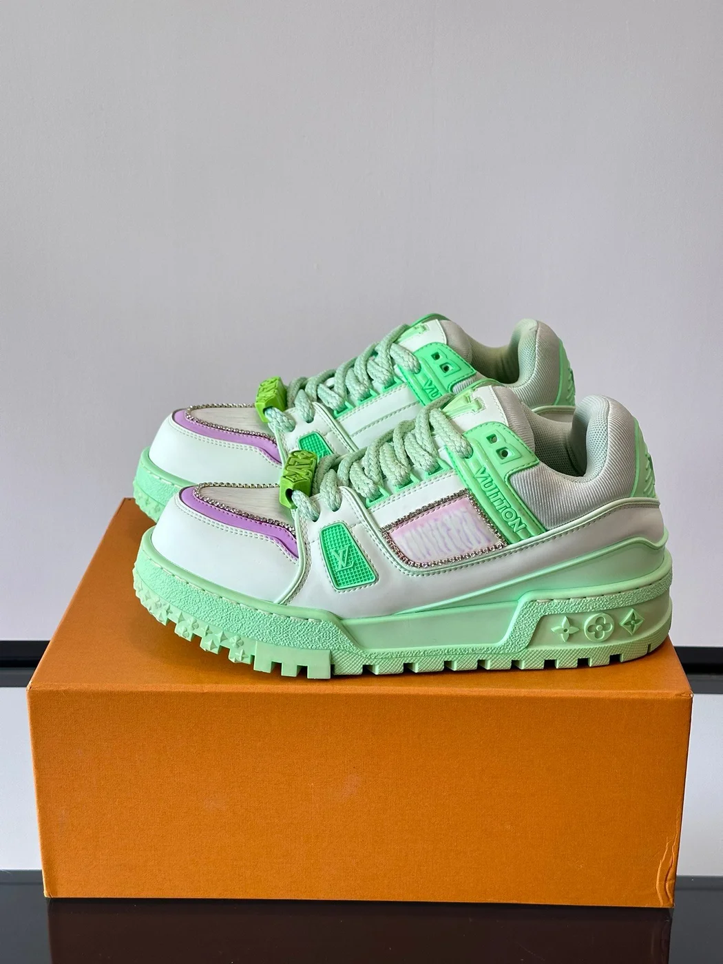 Louis Vuitton Men Light Green Leather Sneakers product view 3