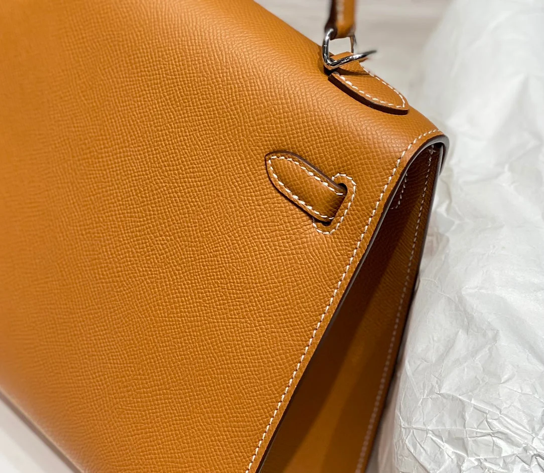 Hermès Kelly 25 cm In Gold Epsom Silver Hardware Bag product view 7
