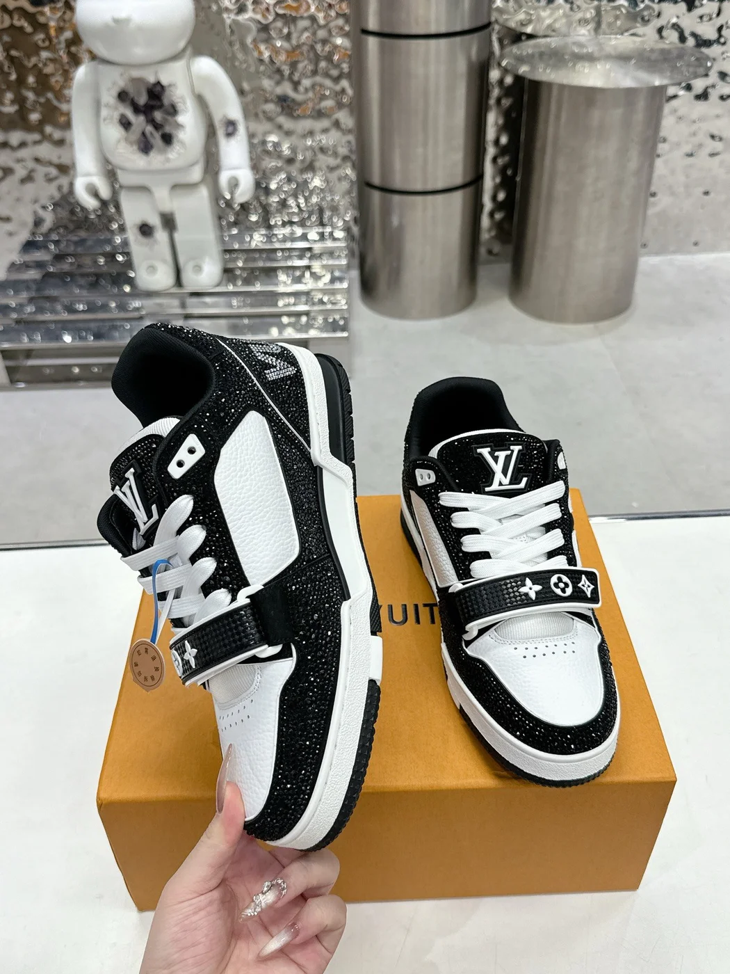 Louis Vuitton Women Black White Leather Sneakers product view 4