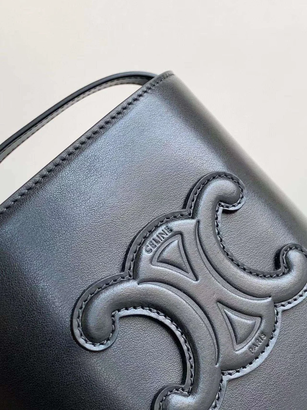 Celine Small Bucket Cuir Triomphe Mini Black Bucket Bag 19.5x16x7cm product view 4