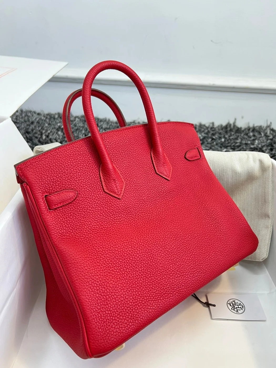 Hermès Birkin 25 cm Red Togo Leather Gold Hardware Bag product view 3