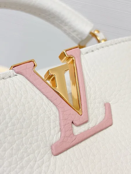 Louis Vuitton Capucines bag in white Taurillon leather product view 2
