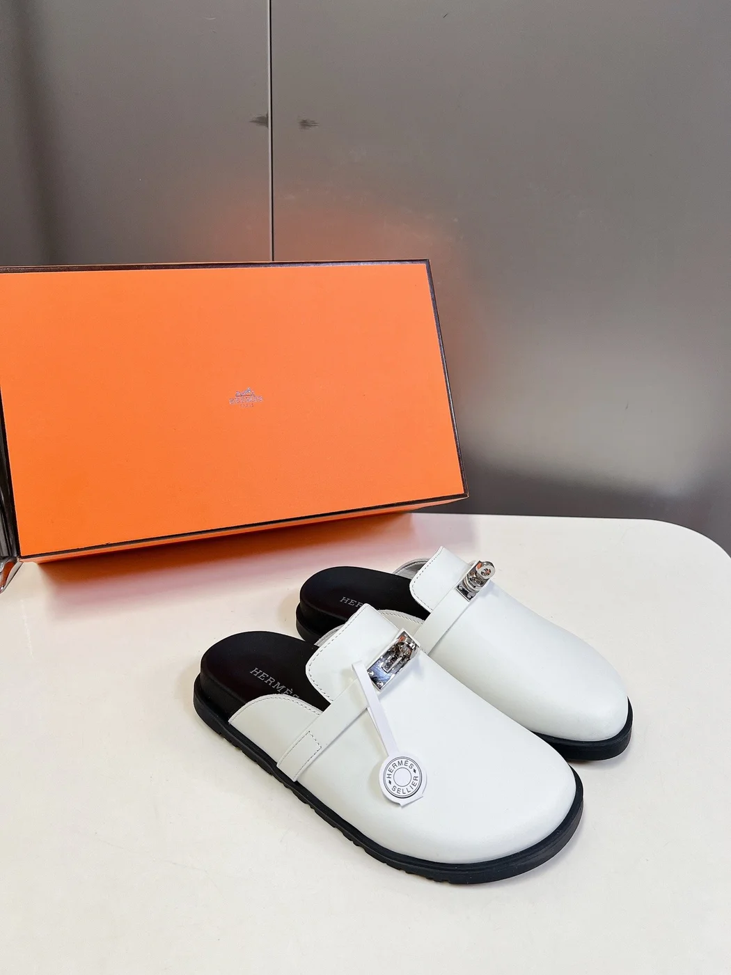 Hermès Women White Leather Mules product view 5