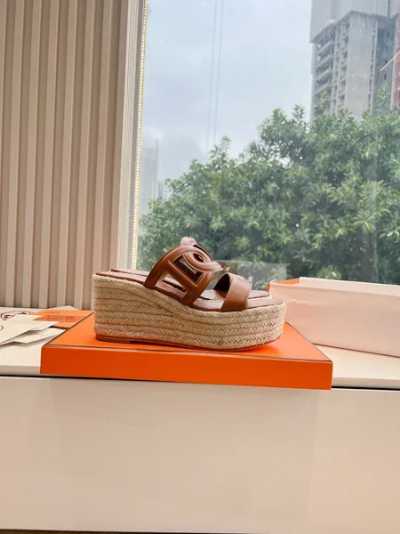 Hermès Women Brown Leather Espadrille Sandals product view 2