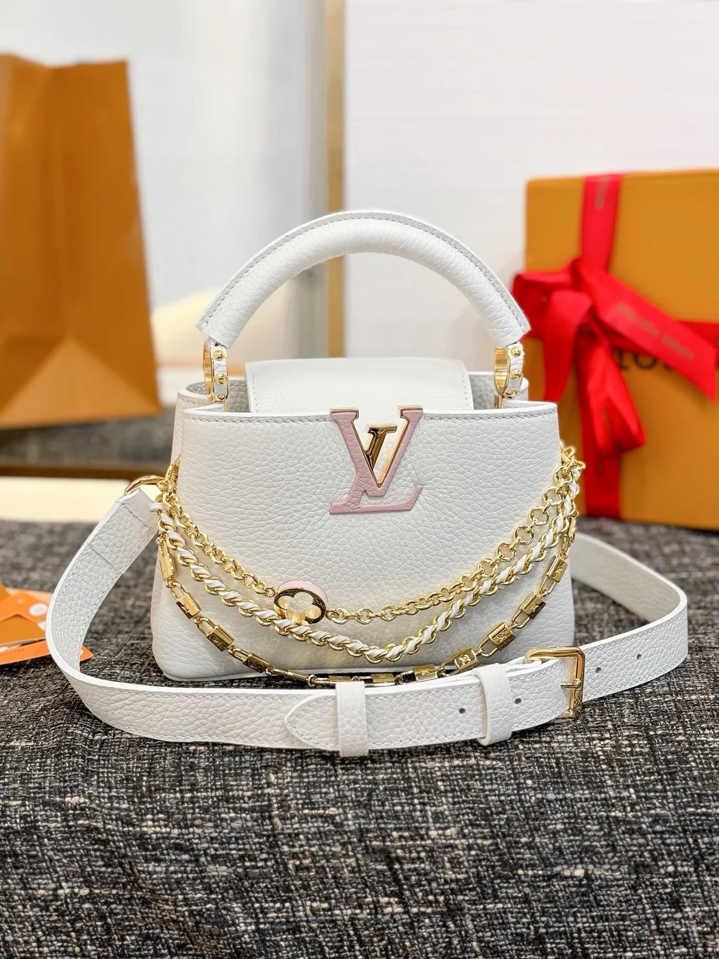 Louis Vuitton Capucines bag in white Taurillon leather product view 1