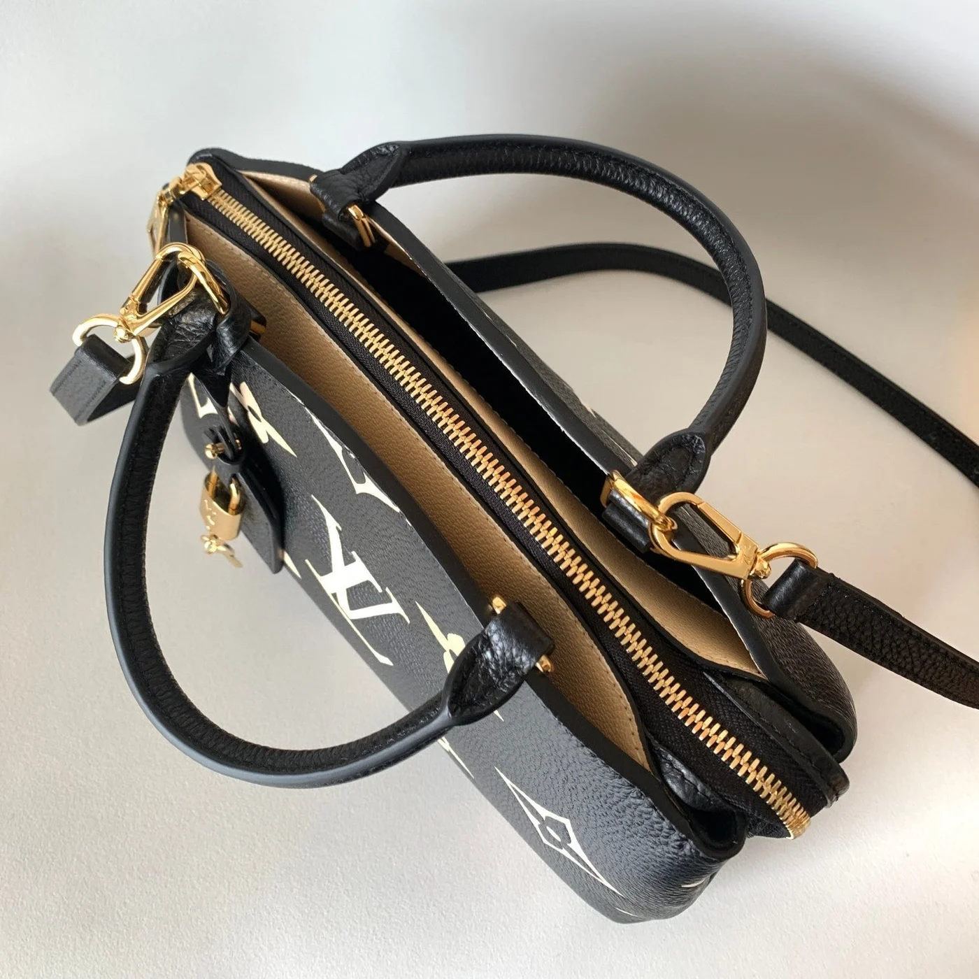 Louis Vuitton Petit Palais PM Medium Shoulder Bag 29 In Black Mix Beige product view 7