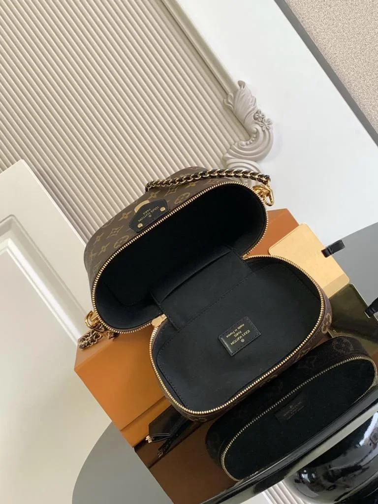 Louis Vuitton Vanity Chain Pouch product view 7